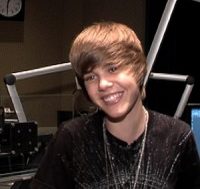 justin-bieber-hairstyles-2-200×200