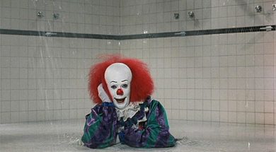 Pennywise_shower
