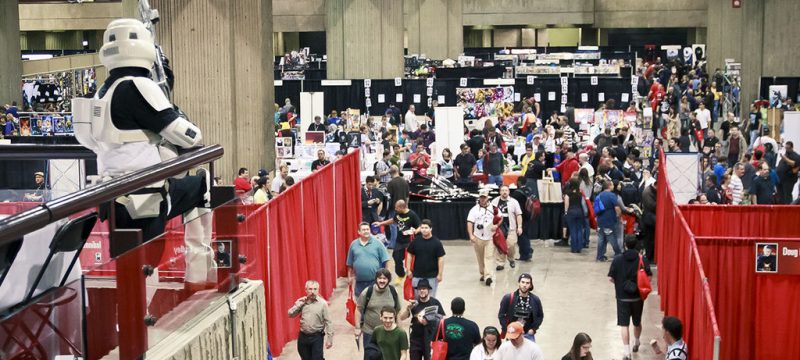 1024px-Montreal_Comiccon_2011_Dealers_Room_View_1