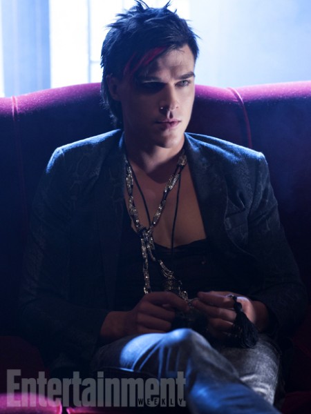 american-horror-story-hotel-finn-wittrock-450x600