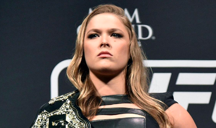 Stephen Amell Wants Ronda Rousey In Arrow