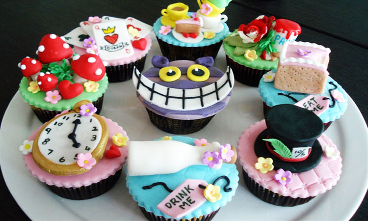 Alice in Wonderland Cupcakes