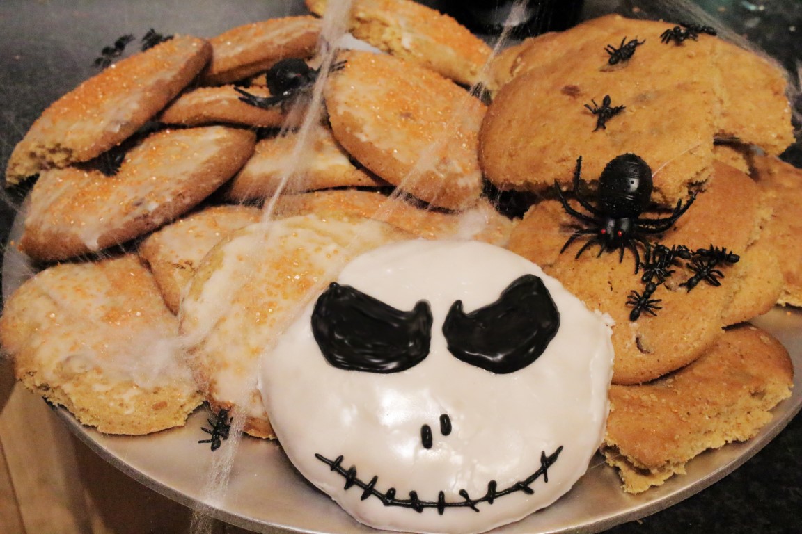 Geek N’ Bake: Pumpkin King Cookies