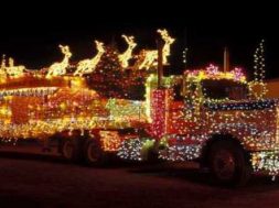 61567__christmas-decorated-truck_p_700x330