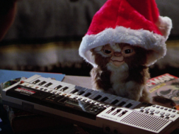 gremlins-movie-gizmo-mogwai-santa-hat