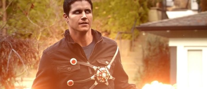 Robbie Amell To Make A Flash Return