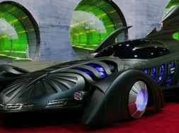BatmanForevermobile_01_1100